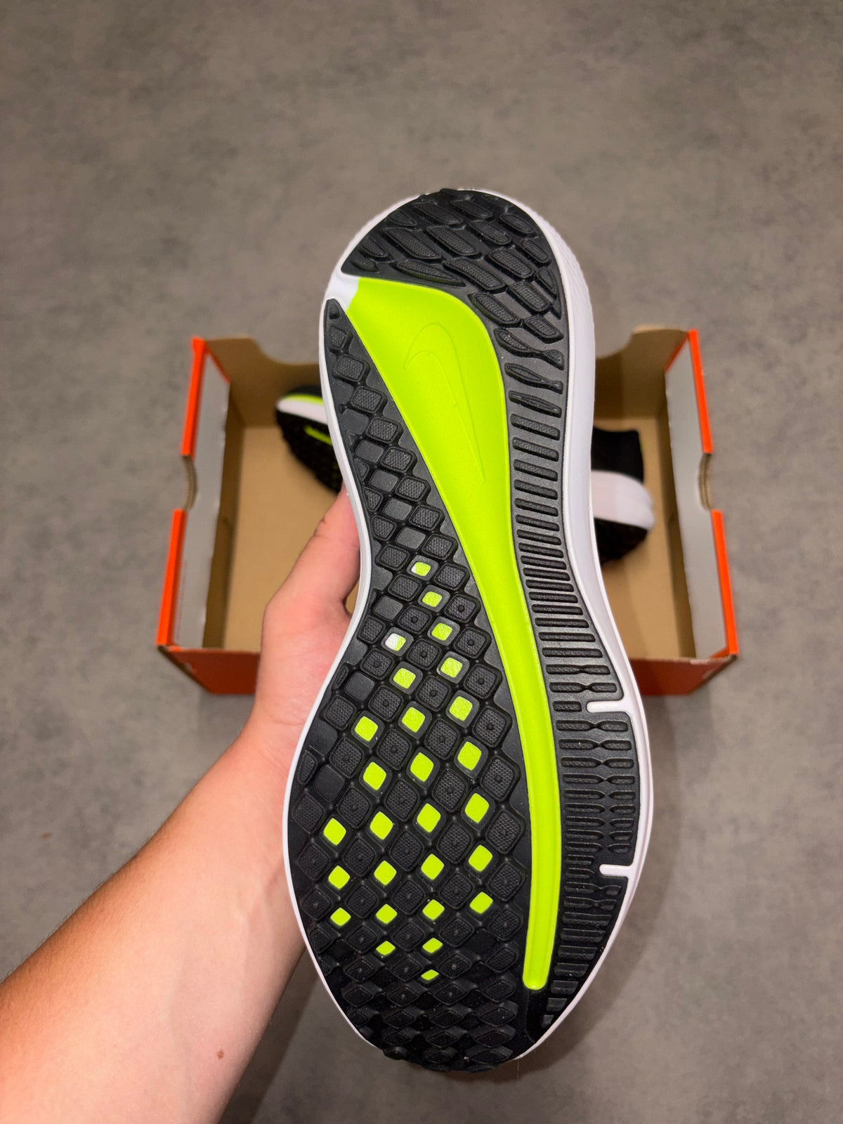 Nike Windflo 10 - Volt/ Black